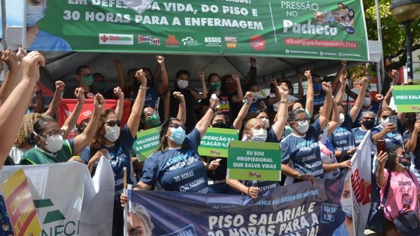 O que se sabe sobre o pagamento do piso da enfermagem às vésperas da mudança de governo